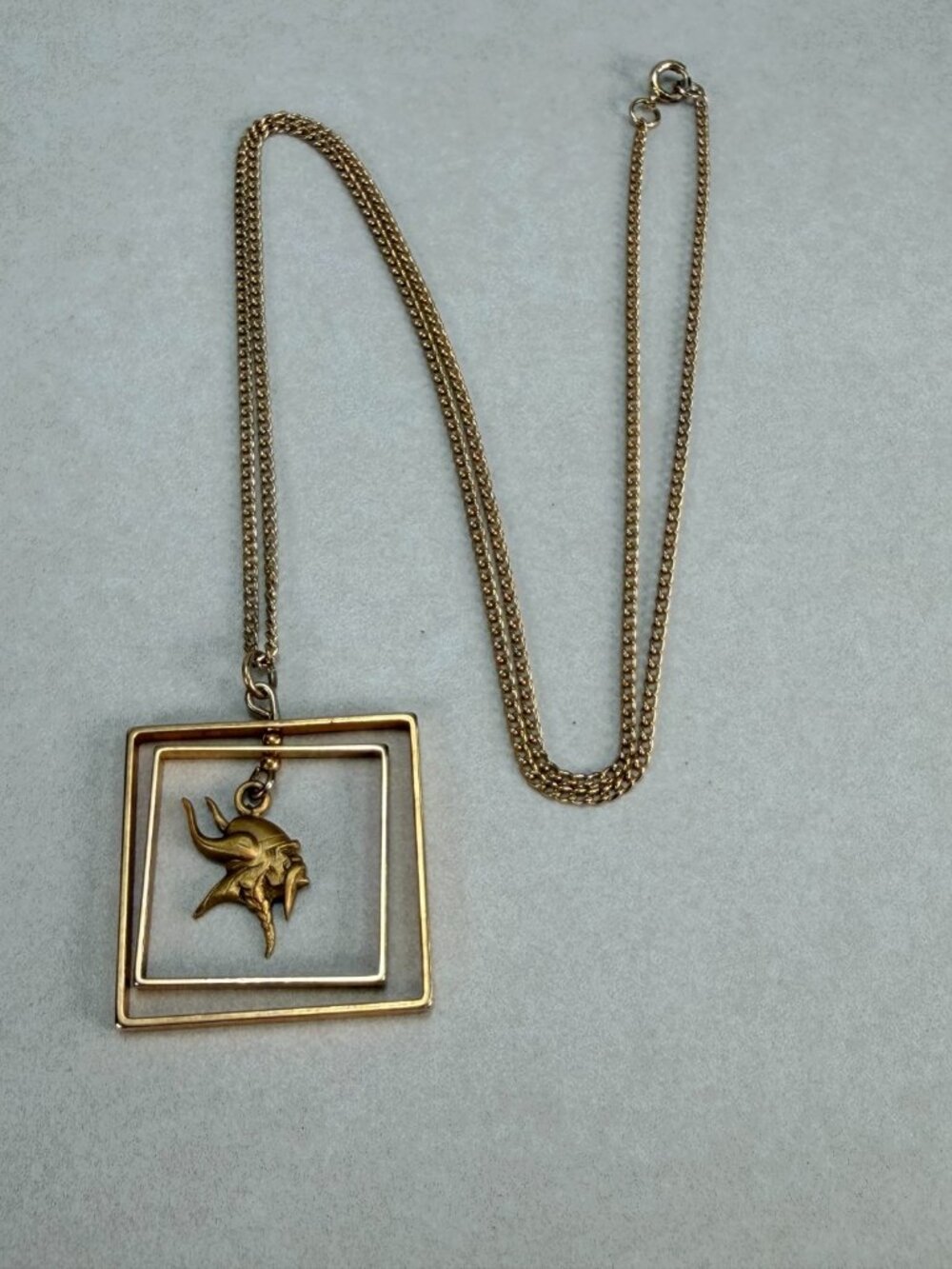 Vintage Modernist Gold Tone Floating Viking Head Pendant Necklace Rare